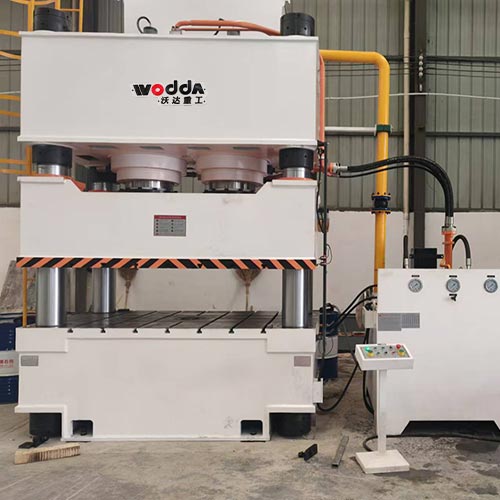 1000噸汽車底盤護板成型液壓機